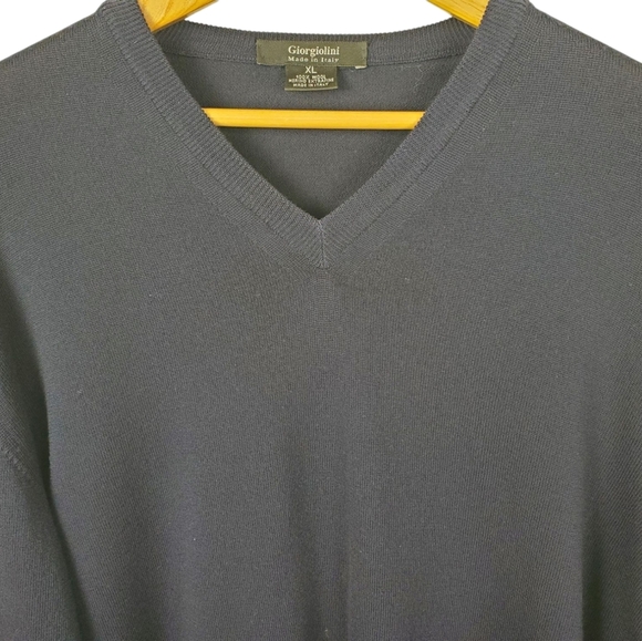 Giorgiolini Men's Merino Wool V-neck Sweater. Navy Blue. XL - Picture 3 of 12